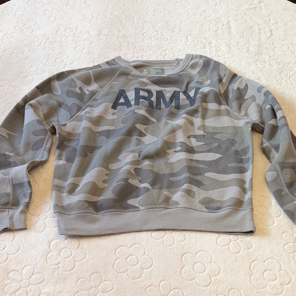 U.S. Army Camouflage Sweatshirt in Gray and Black